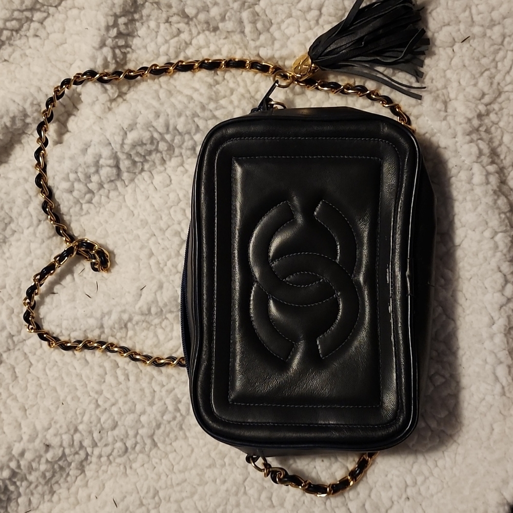 Chanel vintage black Lambskin leather, rectangle